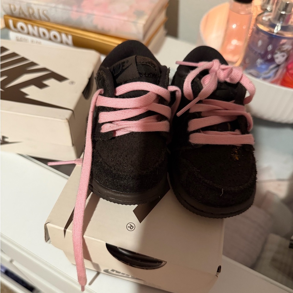 Travis Scott Kids Sneakers Black with Pink Laces